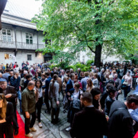 Otwarcie Galerii Dystans - dziedziniec