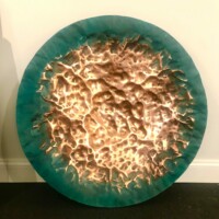 Karol Wycisk, bez tytułu, miedź, średnica 90 cm, wysokość okolo 9 cm, 2020