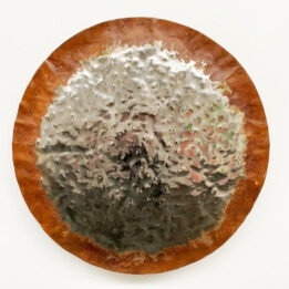 Karol Wycisk, seria Tożsamość, stal czarna, średnica około 90 cm, 2022